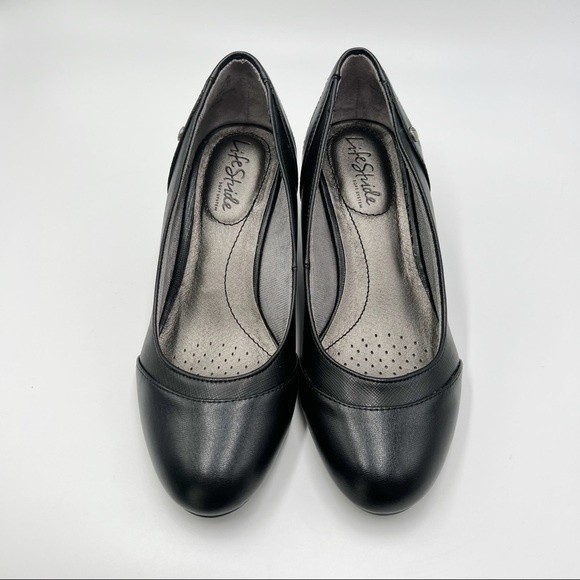 6W 6 WIDE WIDTH Life Stride Womens Dreams Black Wedges Pumps Heels Shoes - Picture 3 of 15